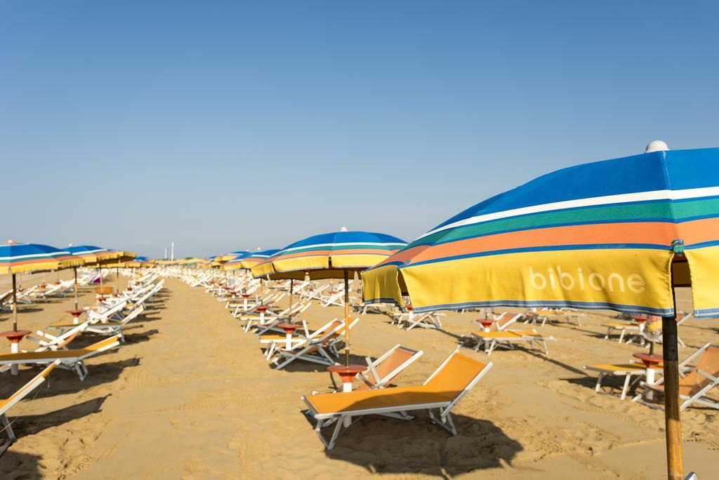 Appartamenti Dora Bibione Exterior foto