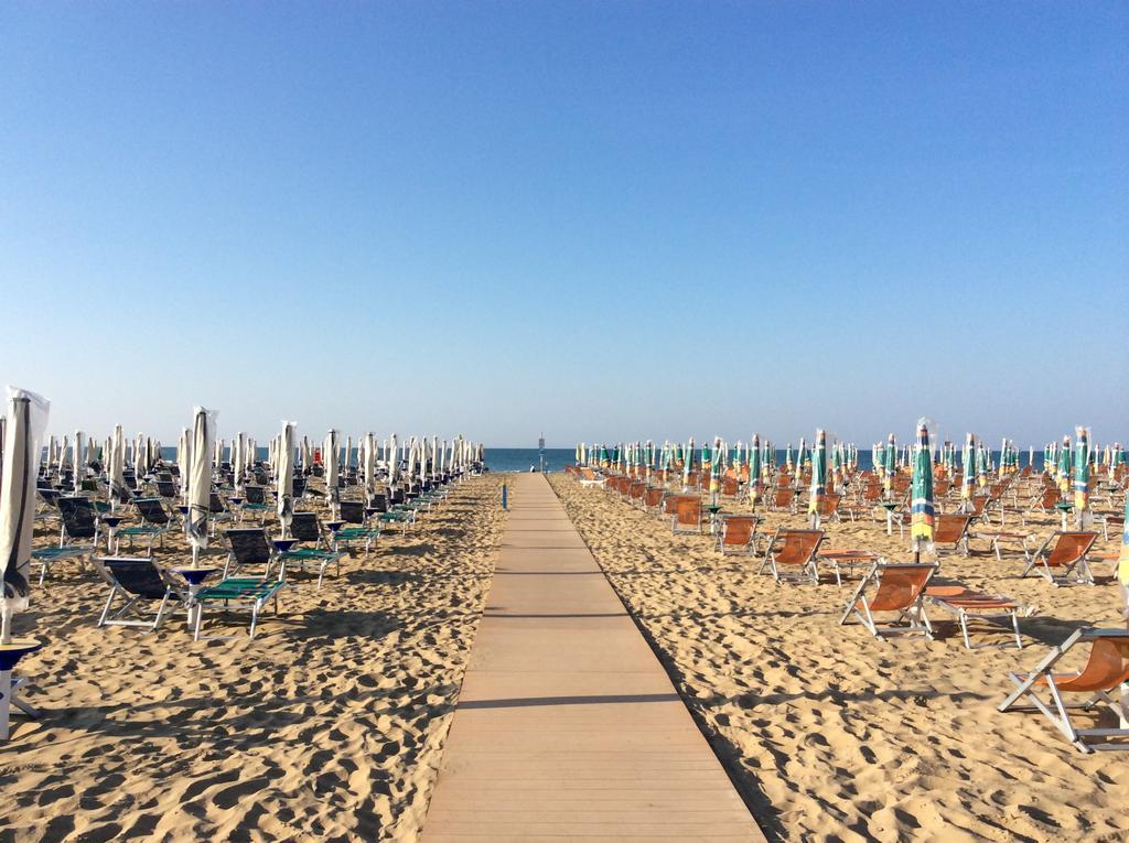 Appartamenti Dora Bibione Exterior foto