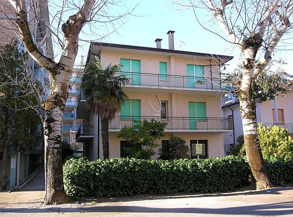 Appartamenti Dora Bibione Exterior foto